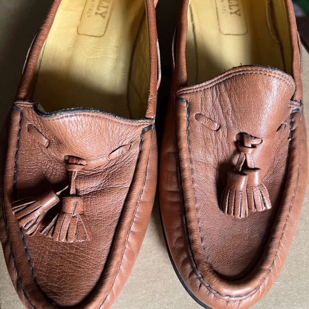 Bally vintage Women’s Tan Leather Tassel Loafers